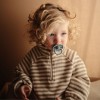 Blauwgrijze bloem FRIGG latex fopspeen 6-18m -glacier blue